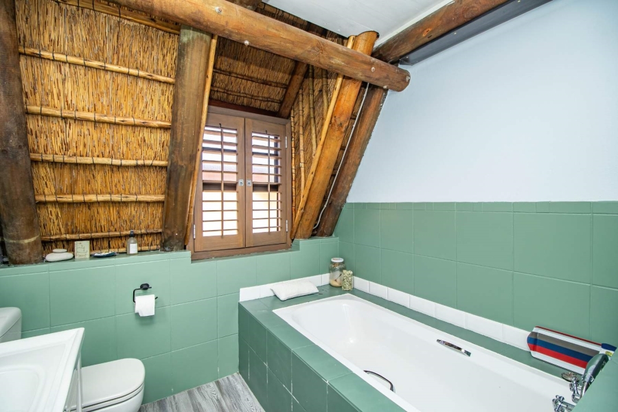 5 Bedroom Property for Sale in Stilbaai Wes Western Cape